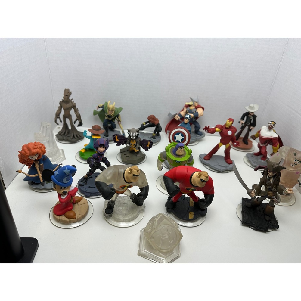 Disney Infinity Figure Lot Marvel Pixar Disney Originals with Base and Cards